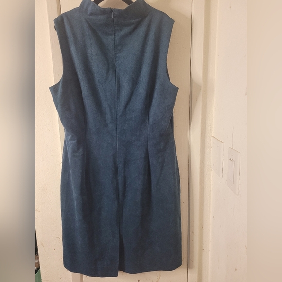 Tahari Arthur S Levine Sz 14 Ultrasuede Shift Dress Teal Blue Mock Neck Classic - Picture 3 of 4